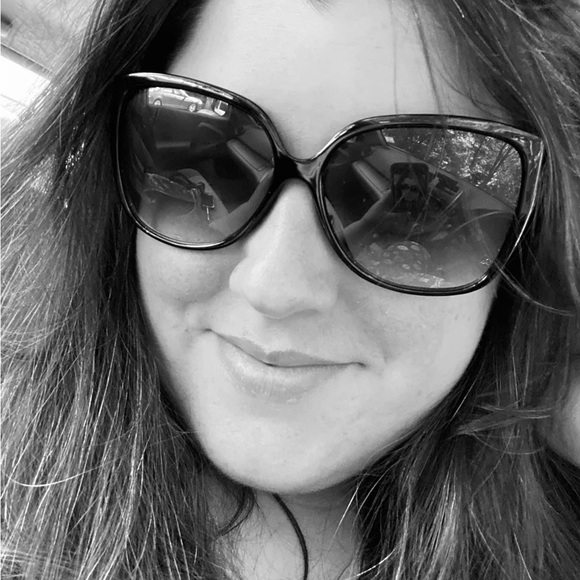 Meet your Posher, Sarah - Picture 1 of 1